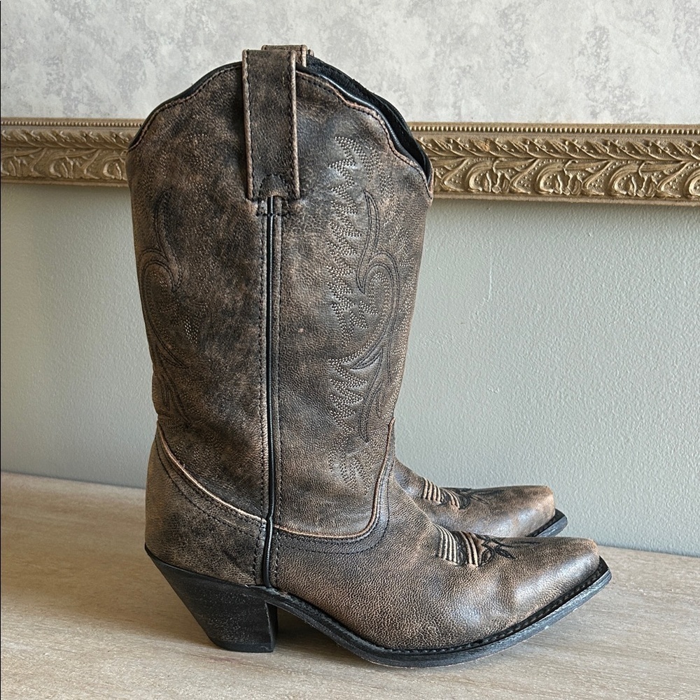 Rockin country brown women’s cowboy boots  size 8.5​​​​